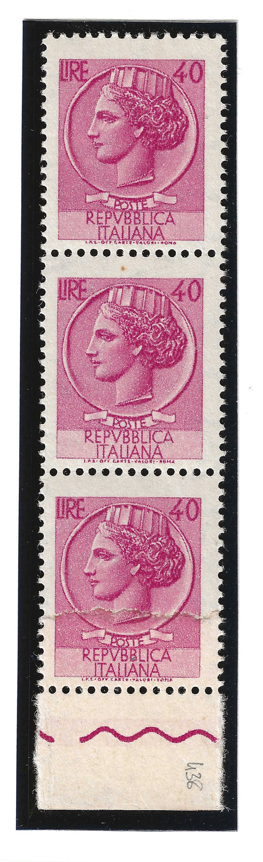 1968 Repubblica italiana - Francobolli 40 l. Siracusana carta ricongiunta in striscia MNH**
